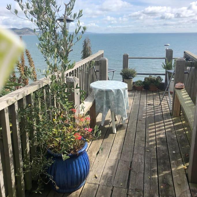 Lyme Clifftop Hideaway Lyme Regis Exterior photo