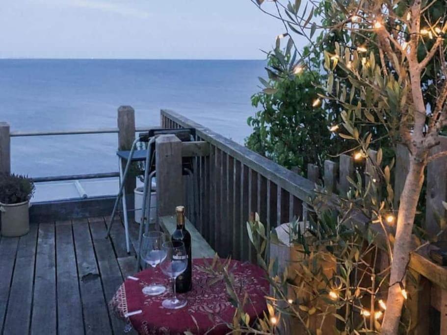 Lyme Clifftop Hideaway Lyme Regis Exterior photo