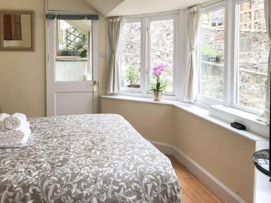Lyme Clifftop Hideaway Lyme Regis Exterior photo